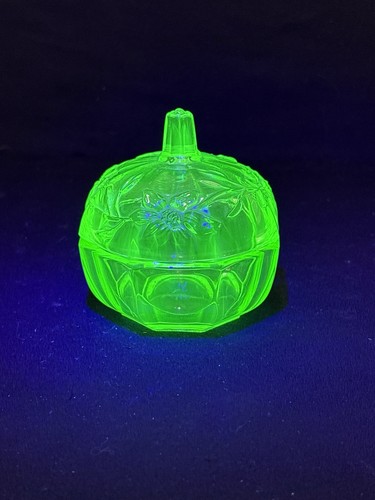 Sowerby uranium glass - sowerby, pumpkin