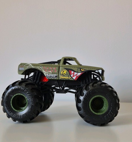 Hot wheels bomber - v8, monster