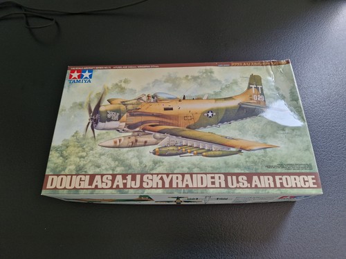 Tamiya douglas skyraider - douglas,