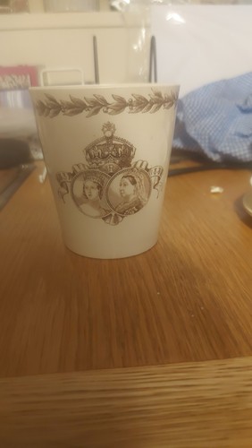 Bone china queen victoria - bone,