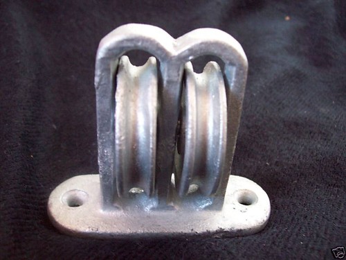 Heavy double upright pulley