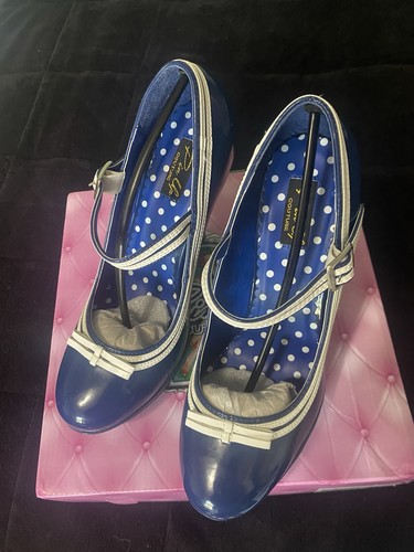 Pin couture women s - up,
