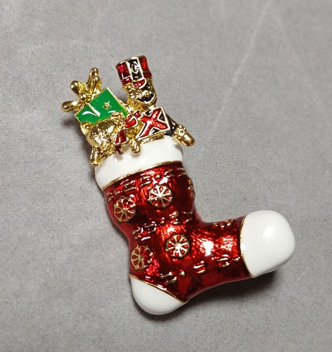 Red christmas stocking brooch - red,