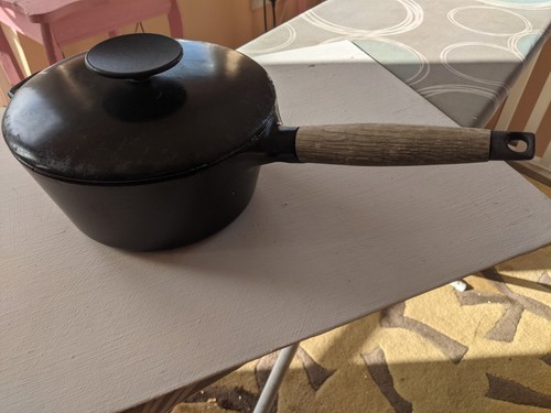 Vintage retro aga - vintage, cast