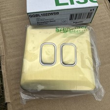 15x  Schneider Electric