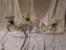 2 Golden Reindeer & Sleigh