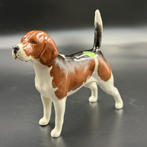 Beswick white brown - +, beagle