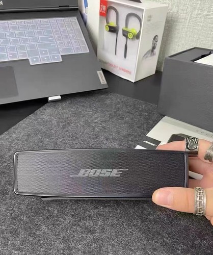 New sealed bose - new, mini