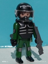 PLAYMOBIL FIGURE RIOT OFFICER
