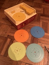 Fantastic Vintage Fisher Price Music Box Record Player With 4 Discs WORKING.