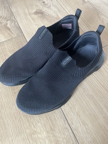 Black walk sketchers size 5 - black,