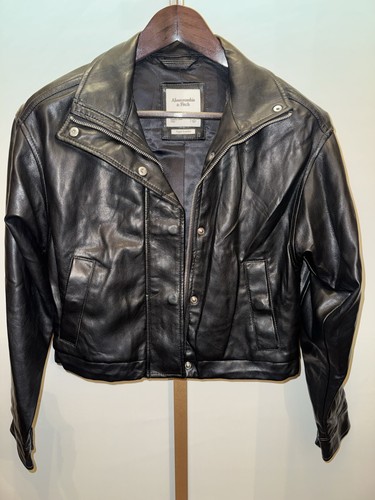 Screen worn cobra kai season - screen,