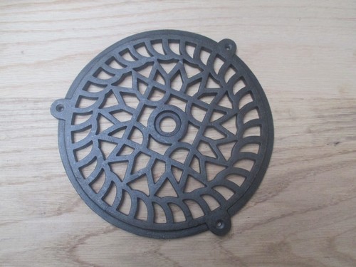 Traditional round victorian - traditional,