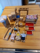 Wooden Childs Dolls House Items And 3 Figures