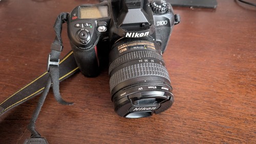 Working nikon d100 with 8gb - nikon,