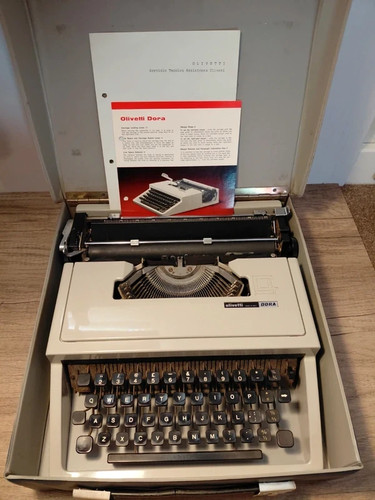 Vintage retro olivetti dora - retro,