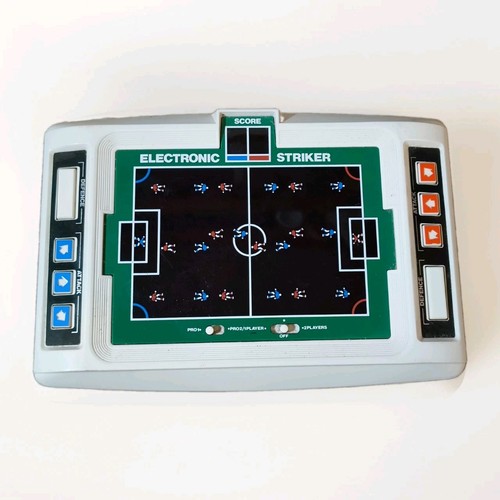 Tomy striker electronic - striker, soccer