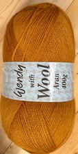 Wendy Aran With Wool Knitting