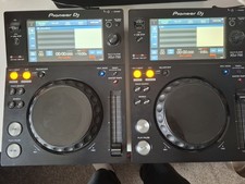 Pair Of Pioneer XDJ-700s (Excellent Condition)