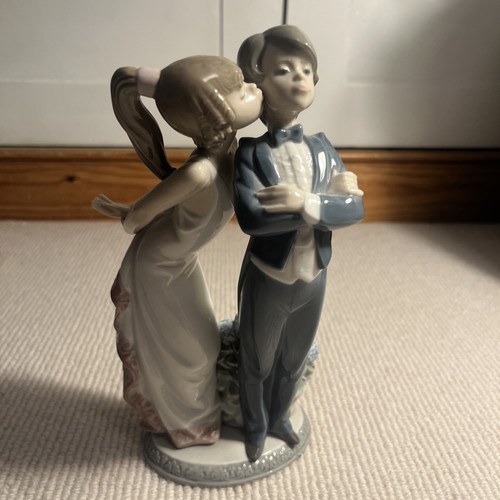 Lladro first kiss retired - "first,