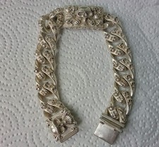 BIKER/GOTH/PUNK /ROCK, Vintage Heavy Tibetan Skull Bracelet Silver Metal