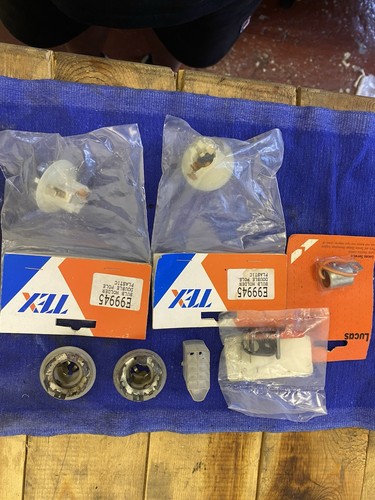 Triumph stag build holders - triumph,