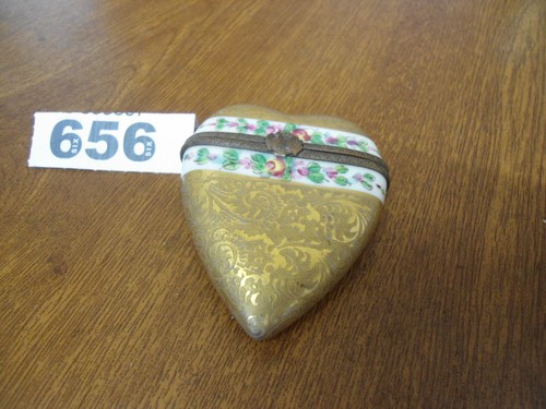 Gold incrustation heart shaped - gold,