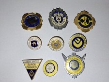 9 old Leeds United BADGES