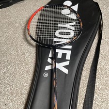 Yonex Astrox 77 Play Badminton