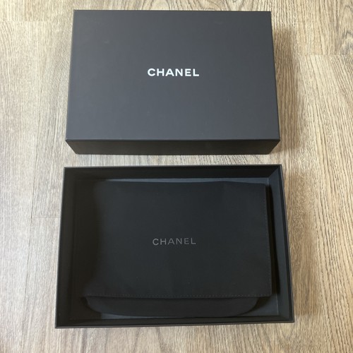 Authentic chanel box 18 x - chanel,