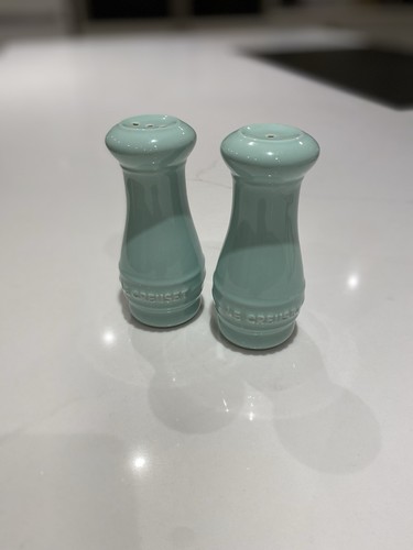 Creuset salt and pepper - le,