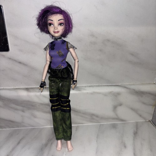 Disney descendants mal isle - disney,