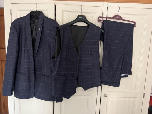 Men blue check - check,, peaky