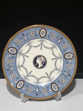 WEDGWOOD MADELEINE 8 1/8" DESSERT SALAD PLATE CENTER MEDALLION BONE CHINA