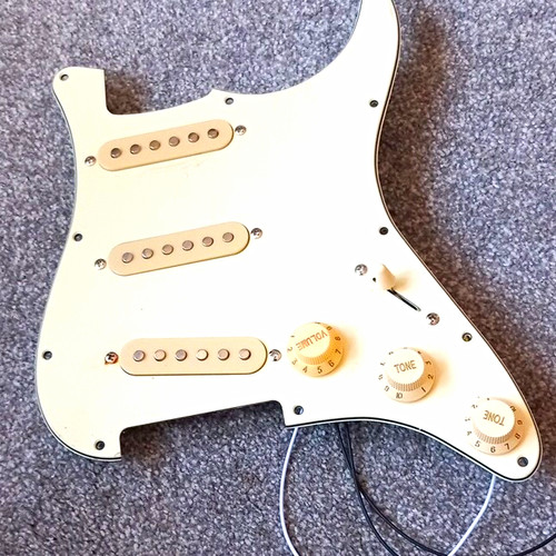Vintage cream strat - vintage,