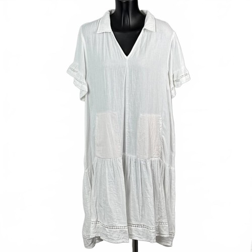 White pocketed v - em,