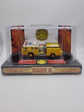 Code 3 Collectibles 1:64