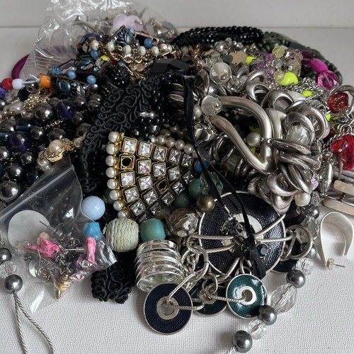 2kg job lot broken costume - 2kg,