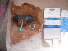 FORD TRANSIT MK2 REAR RIGHT WHEEL CYLINDER 76VB-2261-BA New old stock