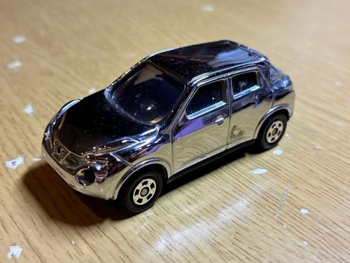 Tomica nissan juke silver - nissan,