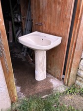 Armitage Shanks, Wentworth 590mm basin & pedestal in Deep Cream aka Créme