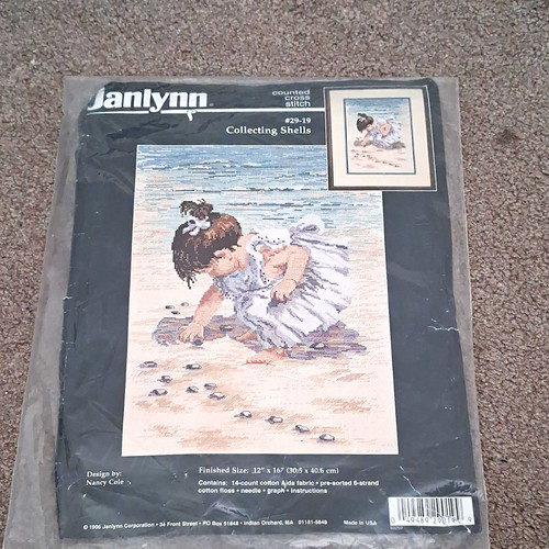 Janlynn collecting shells - janlynn, shells"