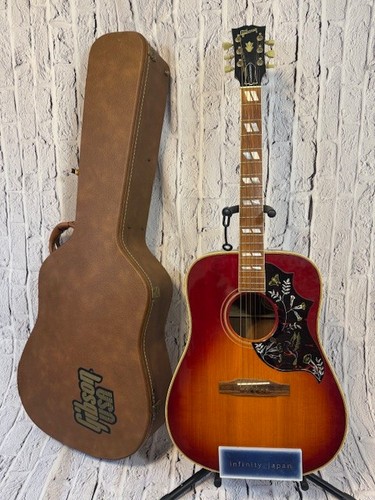 Gibson hummingbird made - hummingbird, in
