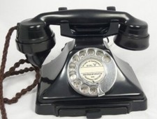 ART DECO PYRAMID BAKELITE