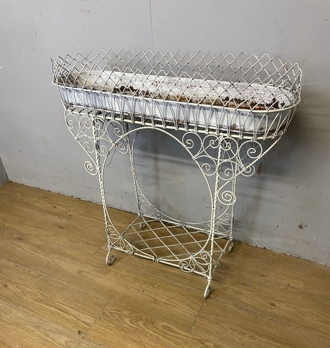 Edwardian country house wire