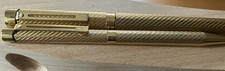 SHAEFFER TARGA FOUNTAIN PEN AND BALLPOINT PEN SET,  GOLD PLATED. Circa 1980. 