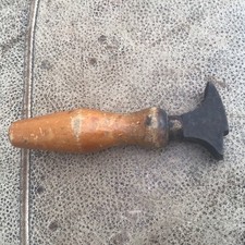 VINTAGE COBBLERS SHOEMAKERS