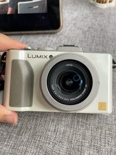 Panasonic Lumix DMC-LX5 10.1 MP Digital Camera White Good work