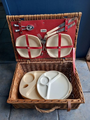 Sturdy vintage sirram picnic - sturdy,