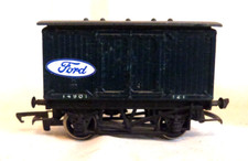 Hornby OO Covered Goods Wagon